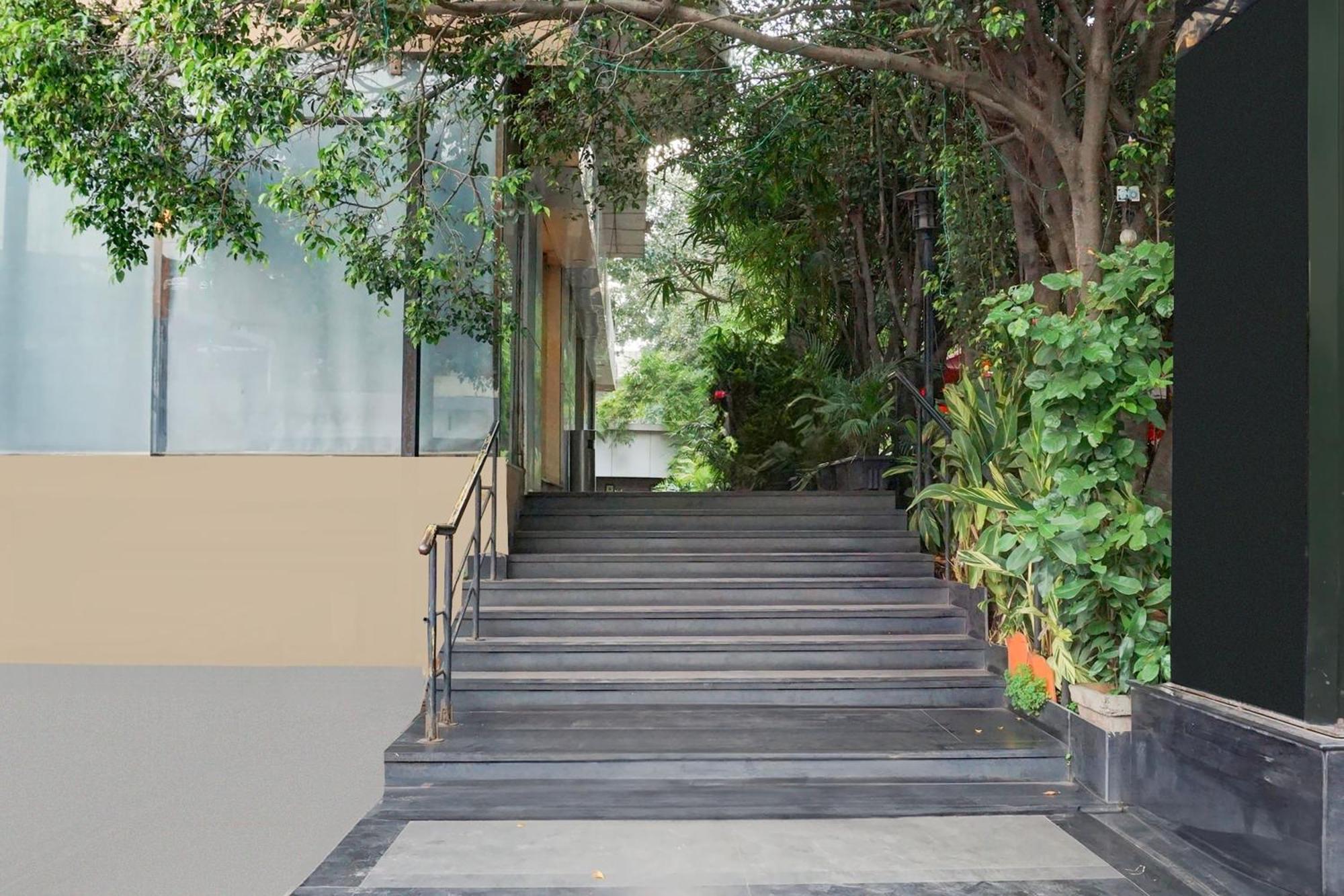 Super Townhouse Oak Jm Road Formerly Krishna Presidency Πούνε Εξωτερικό φωτογραφία