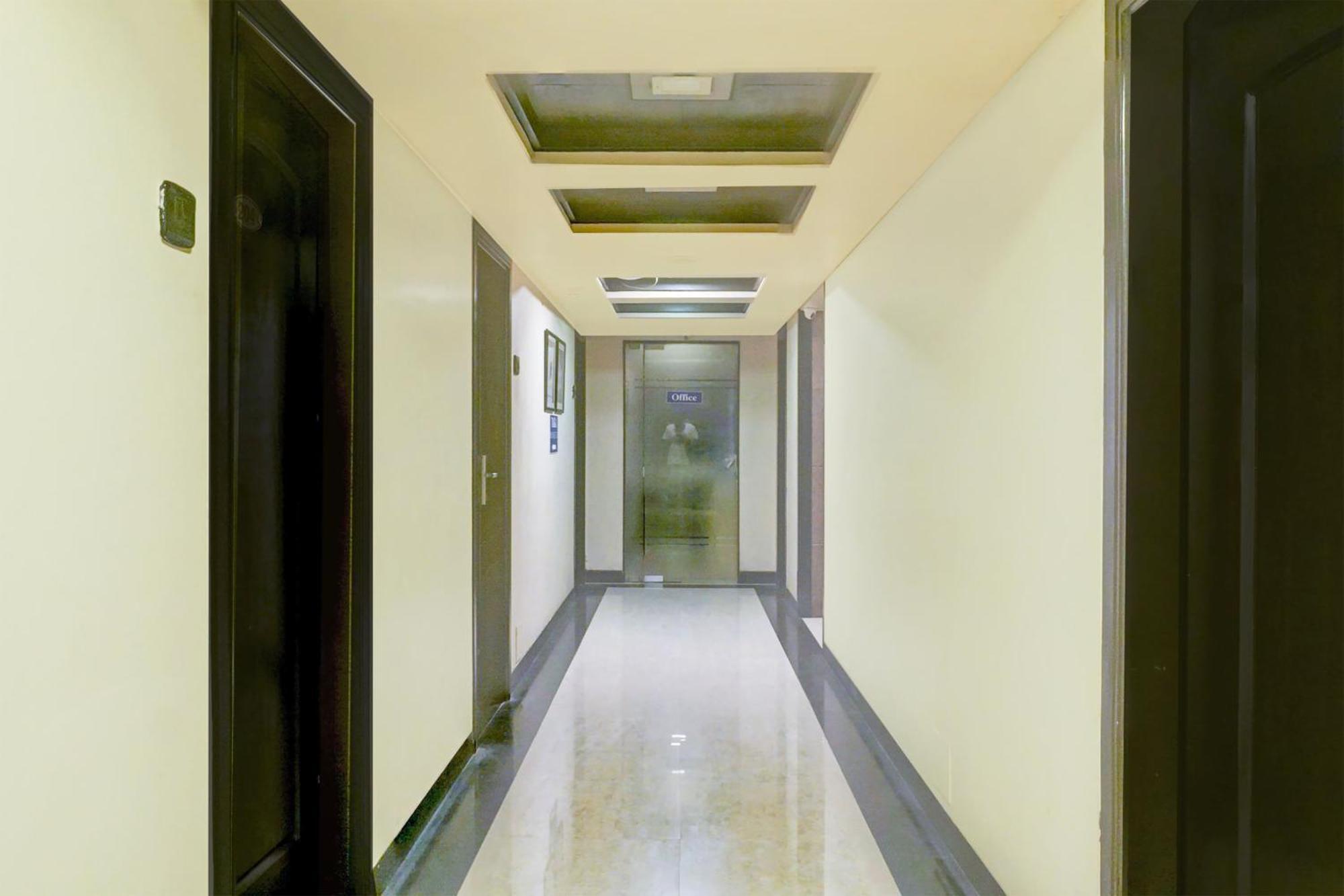 Super Townhouse Oak Jm Road Formerly Krishna Presidency Πούνε Εξωτερικό φωτογραφία